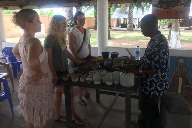 8 Day Cultural, History and Adventure Tour - Day 4: Bonwire Kente Weaving, Manhyia Palace, Okomfo Anokye Sword, Kejetia Market