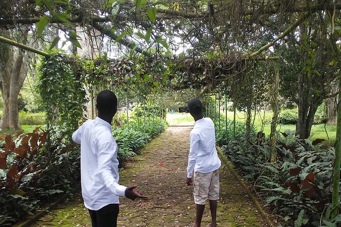 Aburi Gardens and Tetteh Quarshie Farms - Getting there: pickup, meeting point, and a morning that starts at 6:00 am