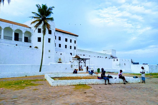 Accra and Cape Coast Escape - Kwame Nkrumah Memorial Park and Independence Square: a tour of ideas made into space