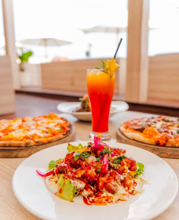 Accra Beachfront Experience: Sun Sand Calm & Lunch - Lunch, Drinks, and the End-of-Day Reset