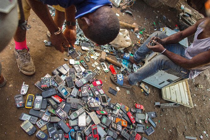 Accra E-waste and Recycling experience in Agbogbloshie - The guide makes or breaks it: Kwame, Daniel, and Sadik Aweisu