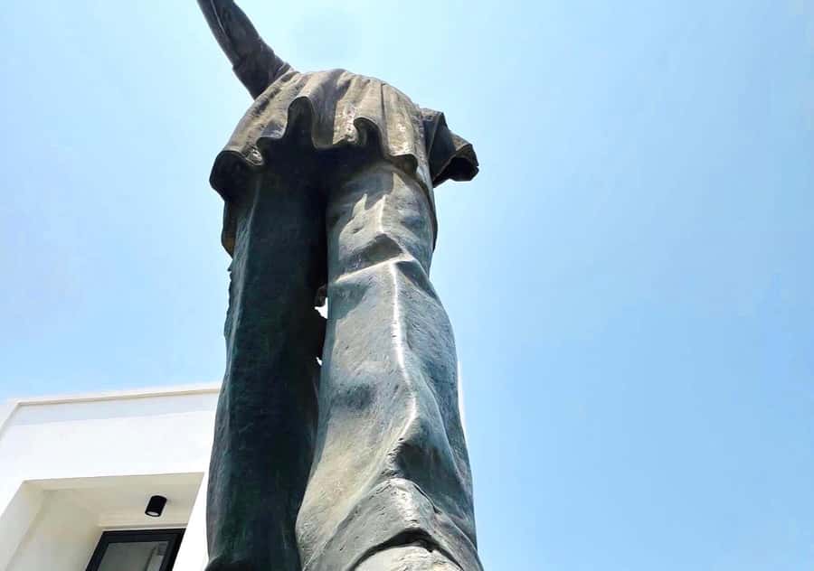ACCRA GUIDED CITY TOUR, GHANA - Independence Square and Black Star Square: Why Symbols Matter