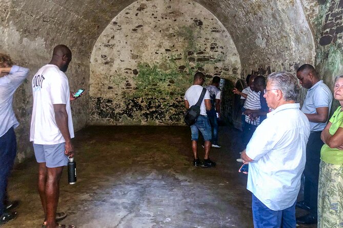Cape Coast Historical Day Tour - Castle Beach lunch time, what to do with the not-included meal