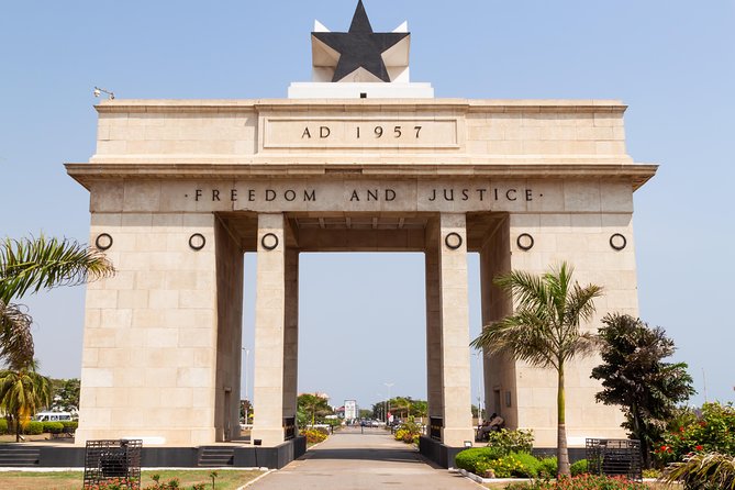 Explore Accra - Jamestown Drive-By: Forts, Fishing Village, Prison, Lighthouse