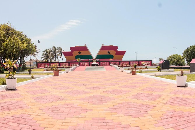 Half-day Accra Guided Tour - Makola Market: Seeing Accra’s Everyday Pulse Up Close