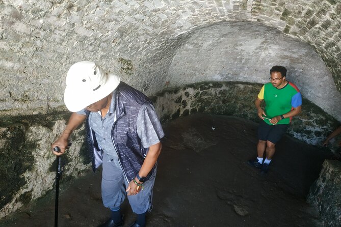 Immersive Ghana Slave History Day Tour in Cape Coast & Elmina - Lunch with coastal flavors and a needed break