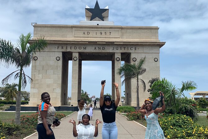 Private City Tour in Accra with Hotel Pickup and Lunch - Kwame Nkrumah Memorial Park: Mausoleum, Museum, and Independence Context