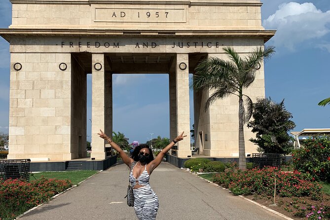 Private City Tour in Accra with Hotel Pickup and Lunch - Lunch, Jollof, and the Drumming Lesson Payoff