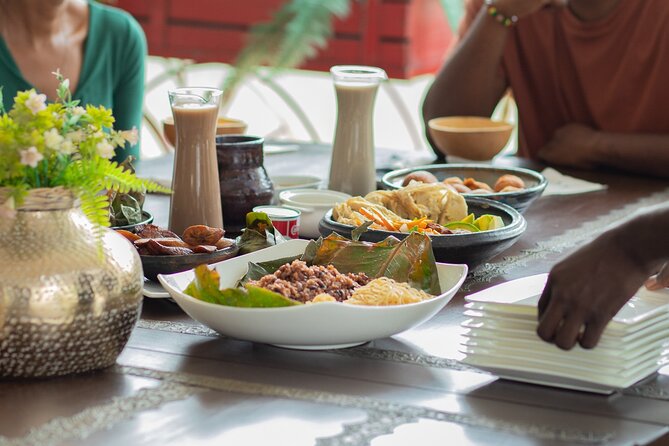 Private Full-Day Ghanaian Delicacy and Dessert Tour in Accra - East Legon breakfast: start with Ghanaian classics at a local cafe
