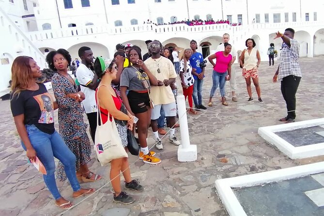 Private Slave Castles and Dungeons Tour in Cape Coast, Ghana - The chop bar near Elmina: eating local as part of the meaning