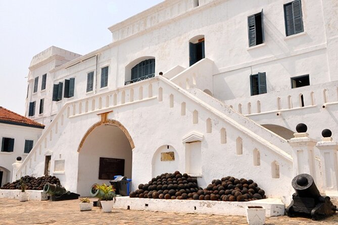 Trails of the transatlantic slave trade in Ghana - Day 8 Accra Arts Centre, Bargaining Time, and Airport Transfer